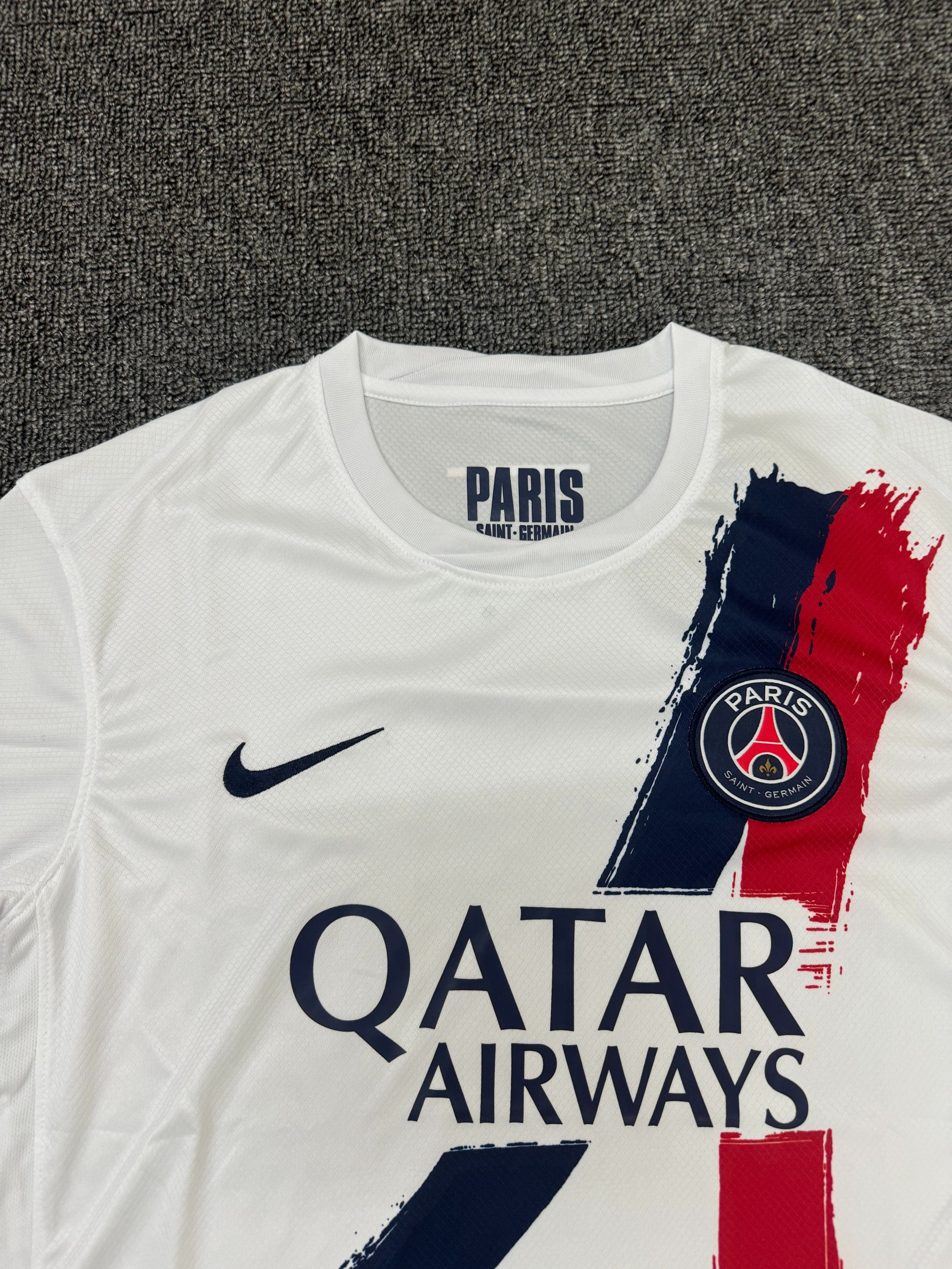 Paris Saint-Germain 2024/25 Away Jersey